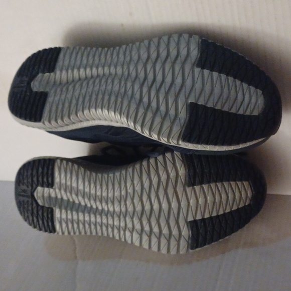 New Athletic Work Shoes - Reebok - Size 6.5 W (Men) - Picture 7 of 14